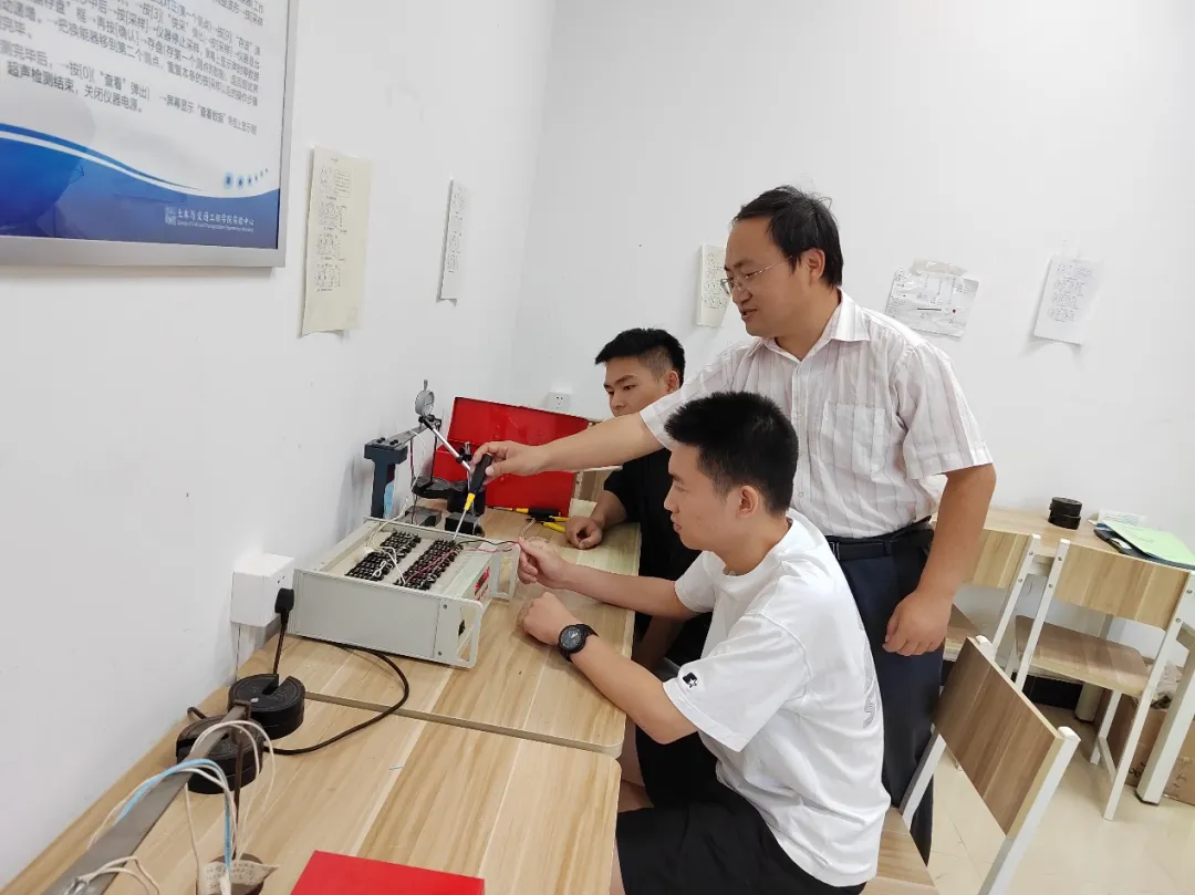 c882457da8ad4d27a2b4133638f4d7df.jpg c882457da8ad4d27a2b4133638f4d7df.jpg